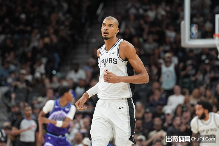 大乐透期号,专家推荐,主客场数据,NBA比分直播,NBA篮球比分,NBA赛事直播,NBA比分查询,篮球赛事数据